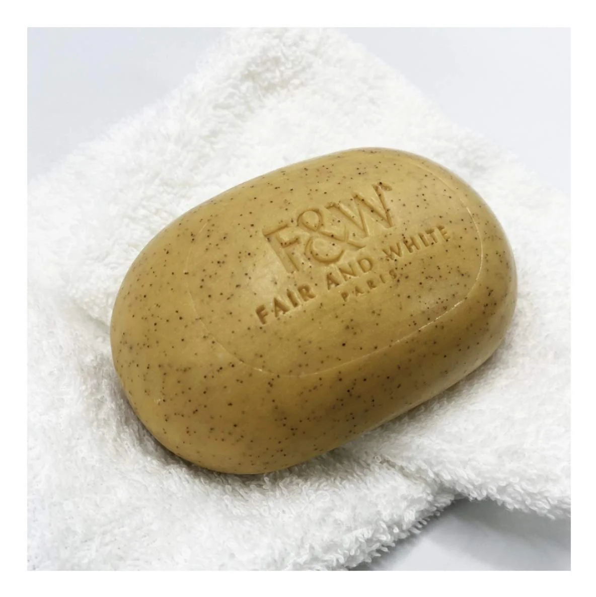 Fair & White Glutathion Extra Exfoliating Soap 200g - Image 4